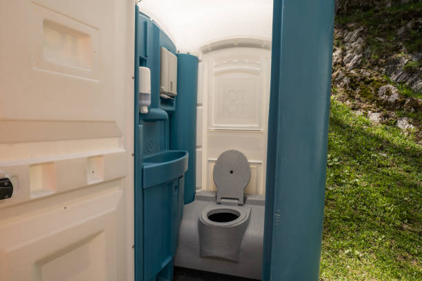 Best Portable restroom trailer rental  in Eagle Lake, MN